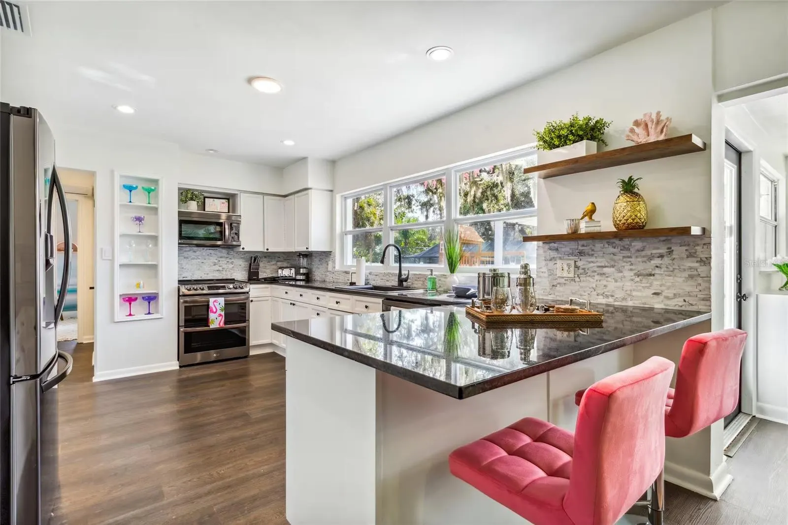 1749 MAGNOLIA DR