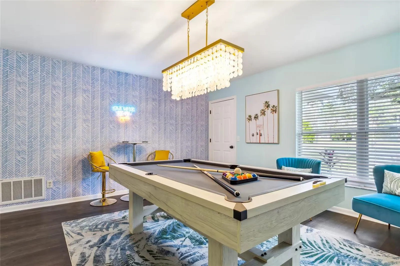 1749 MAGNOLIA DR