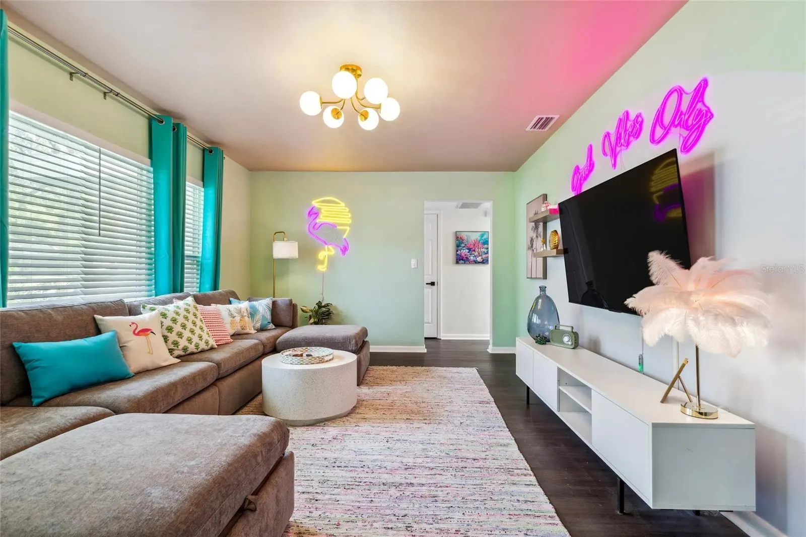 1749 MAGNOLIA DR