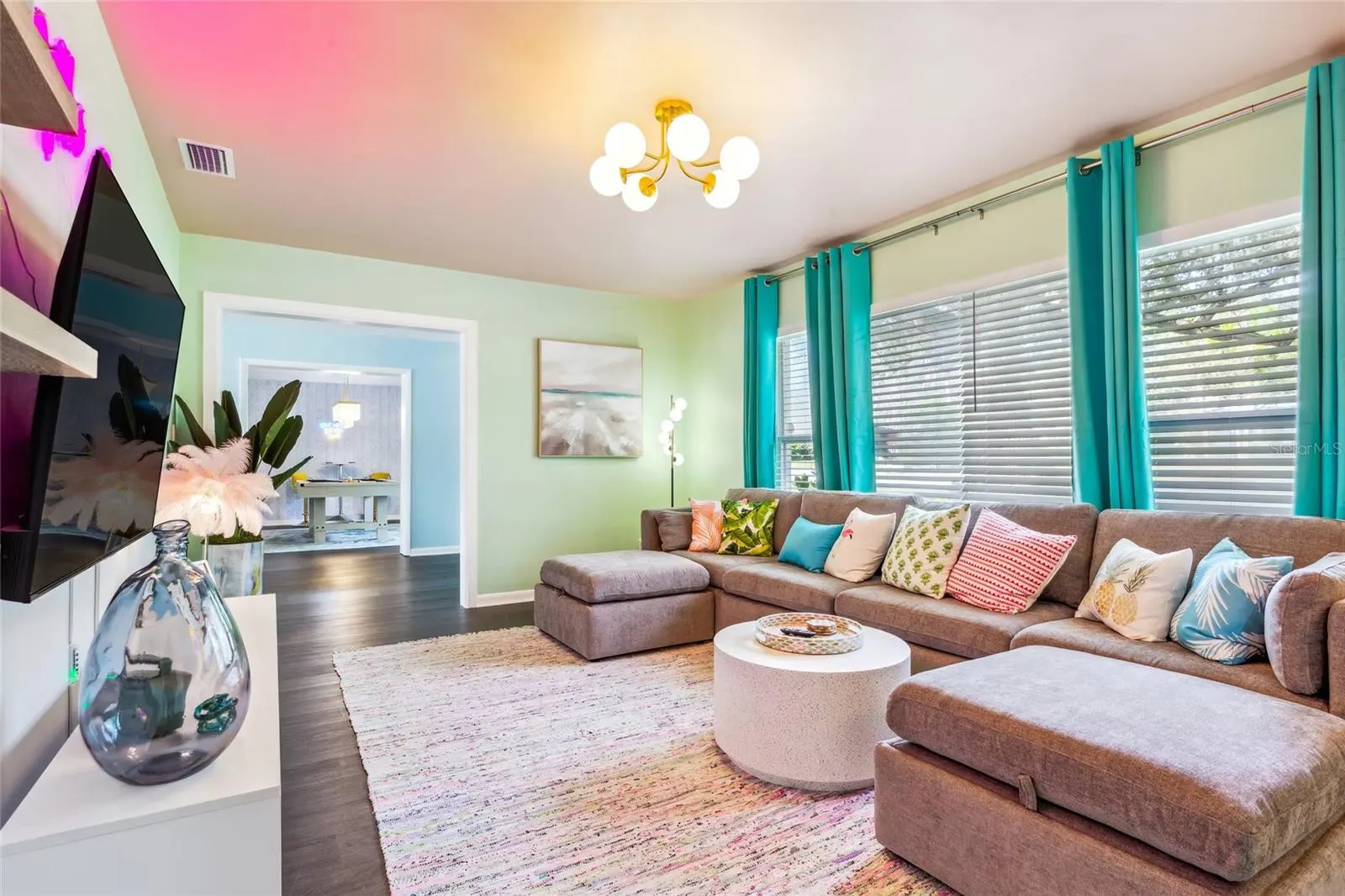 1749 MAGNOLIA DR