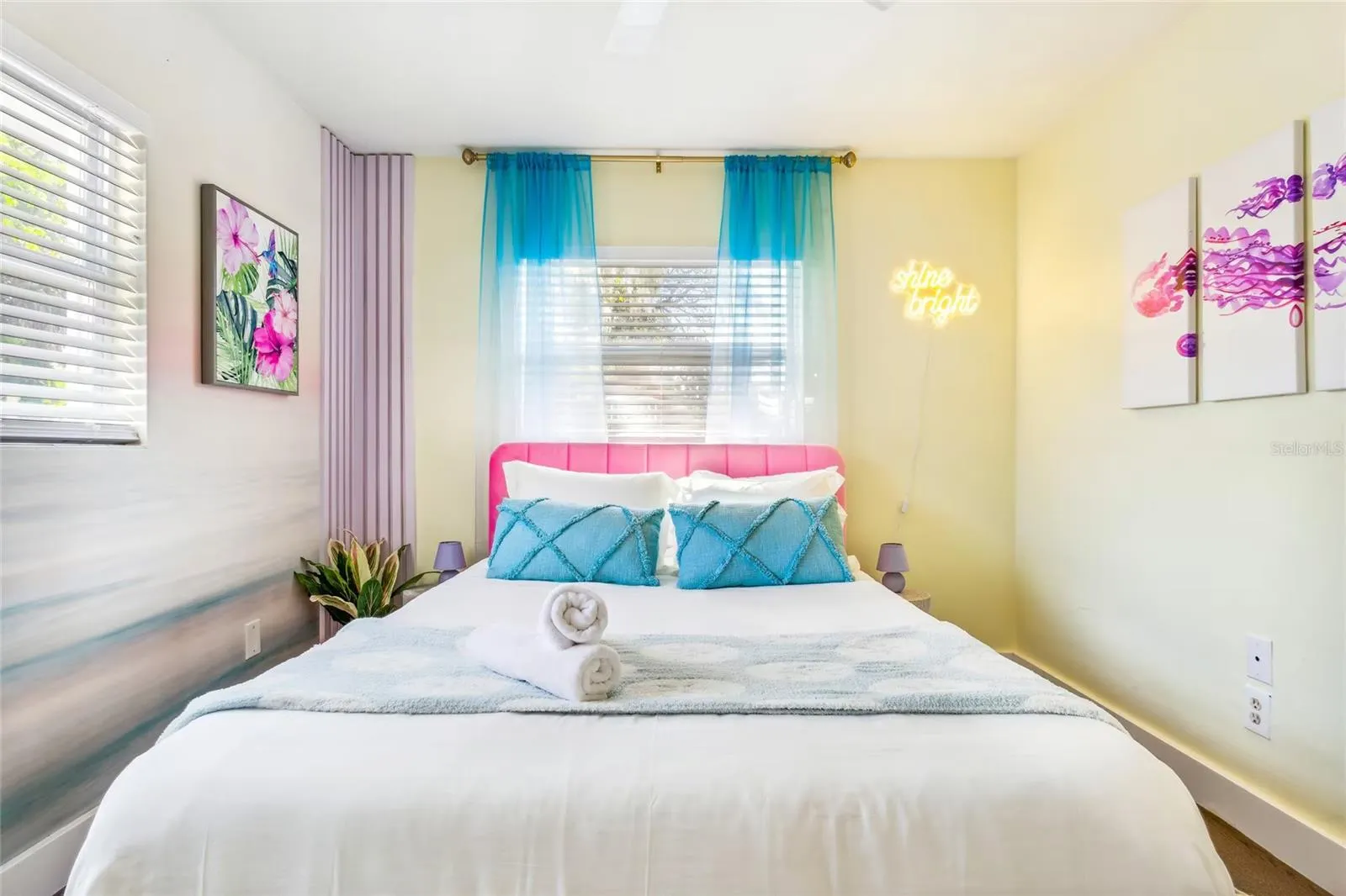 1749 MAGNOLIA DR