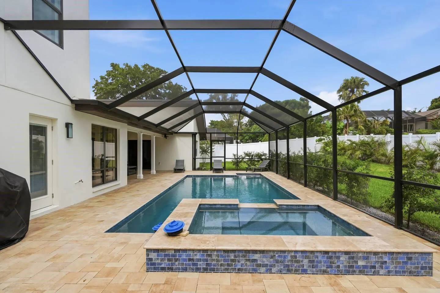 1413 TREETOP DR
