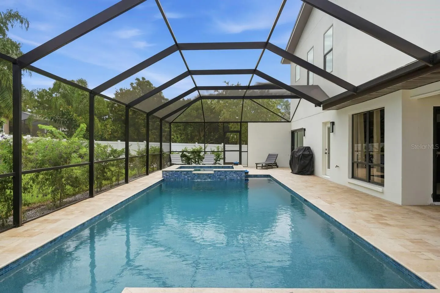 1413 TREETOP DR