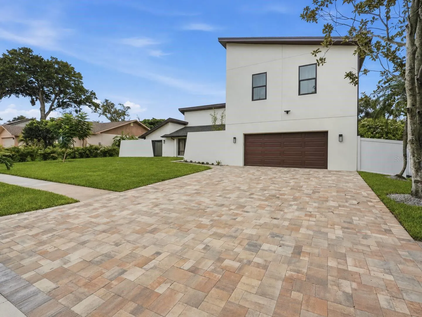 1413 TREETOP DR