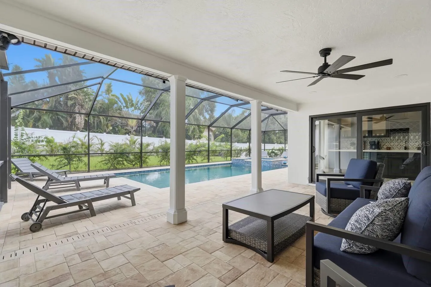1413 TREETOP DR
