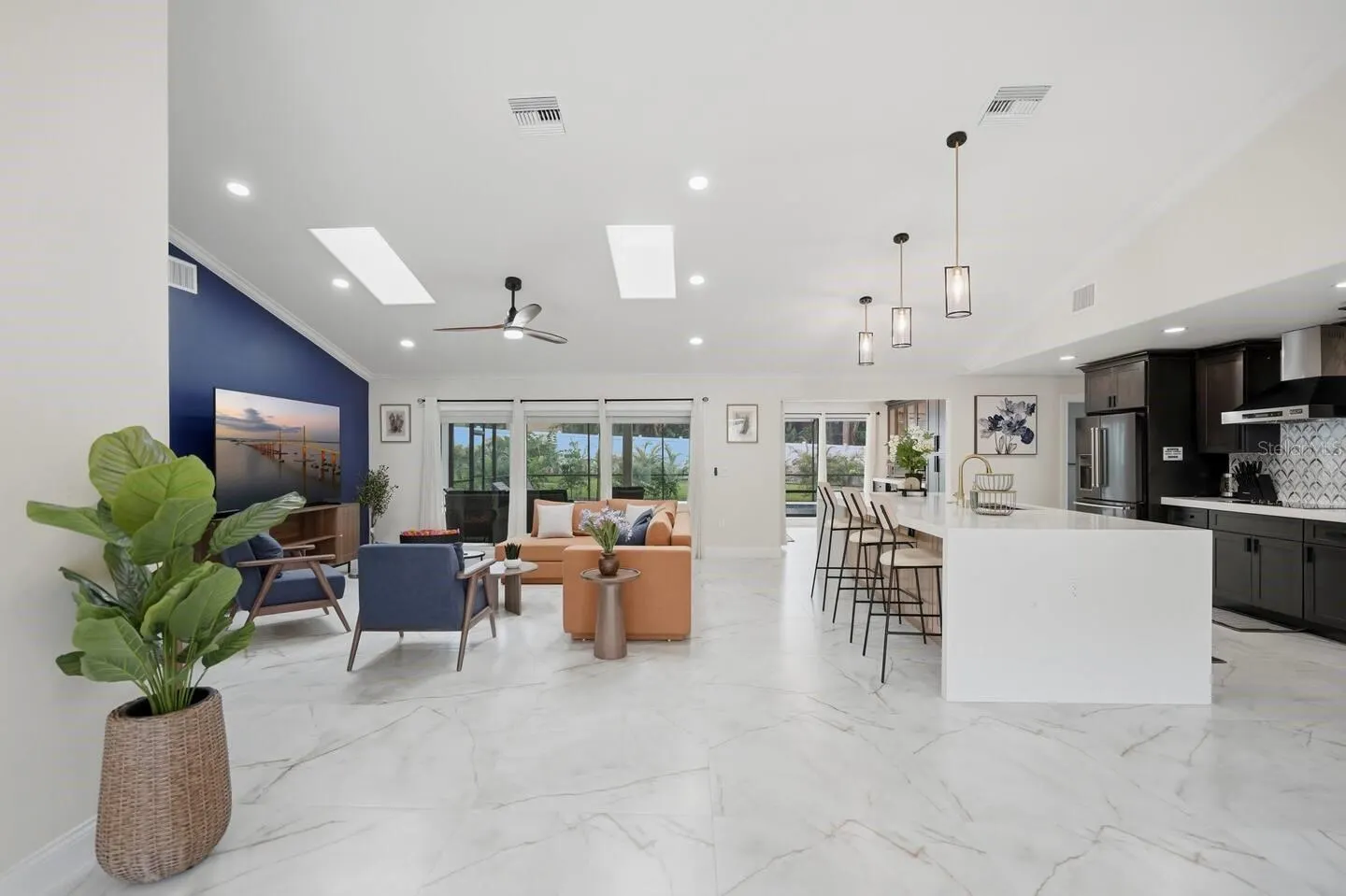 1413 TREETOP DR