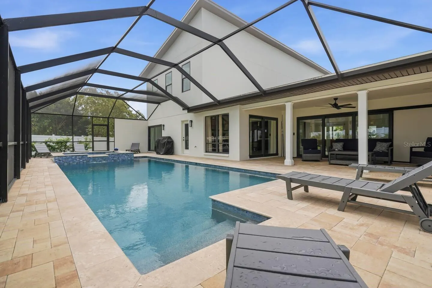 1413 TREETOP DR