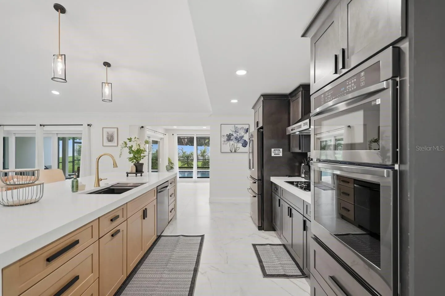 1413 TREETOP DR