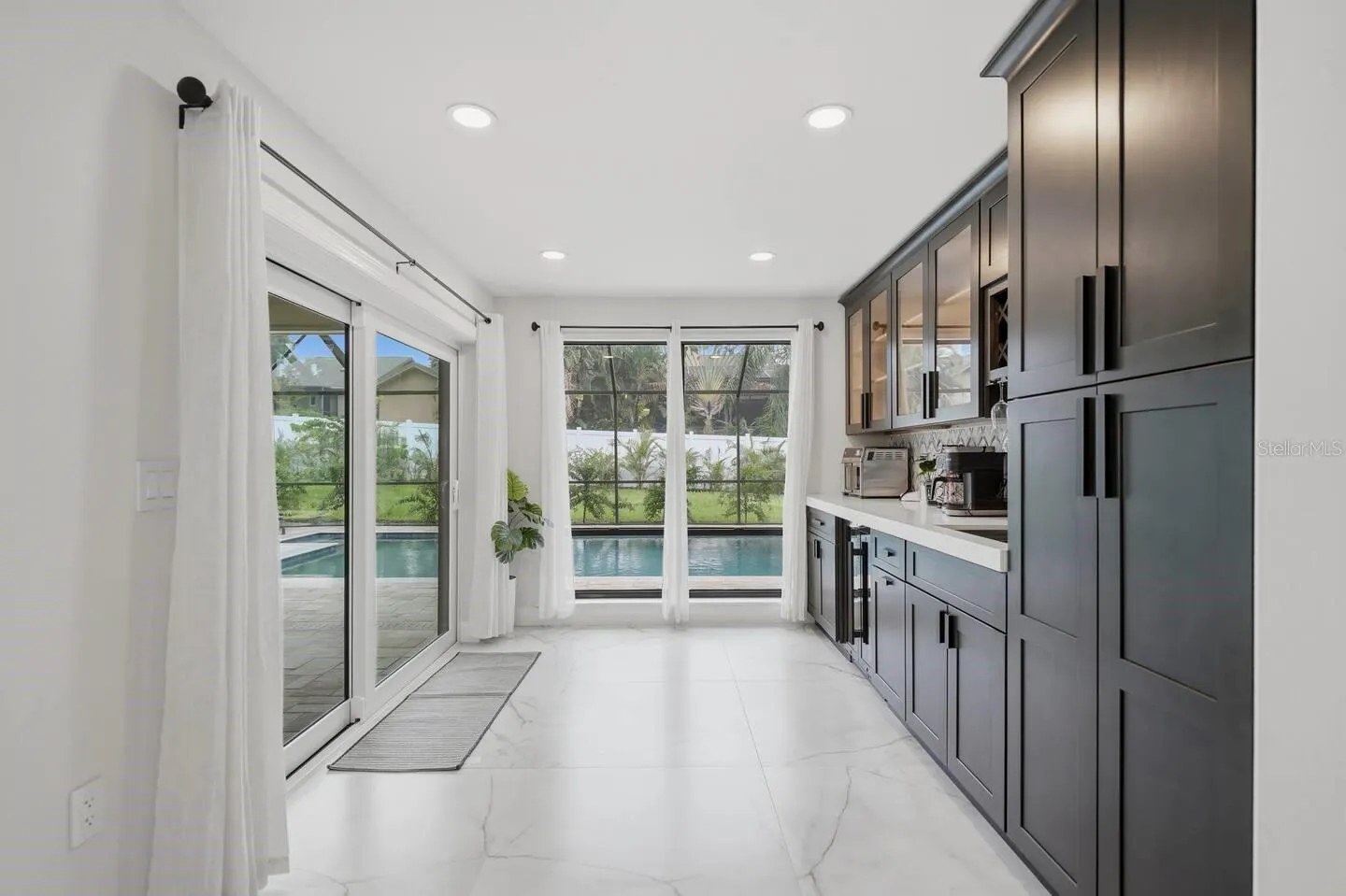 1413 TREETOP DR