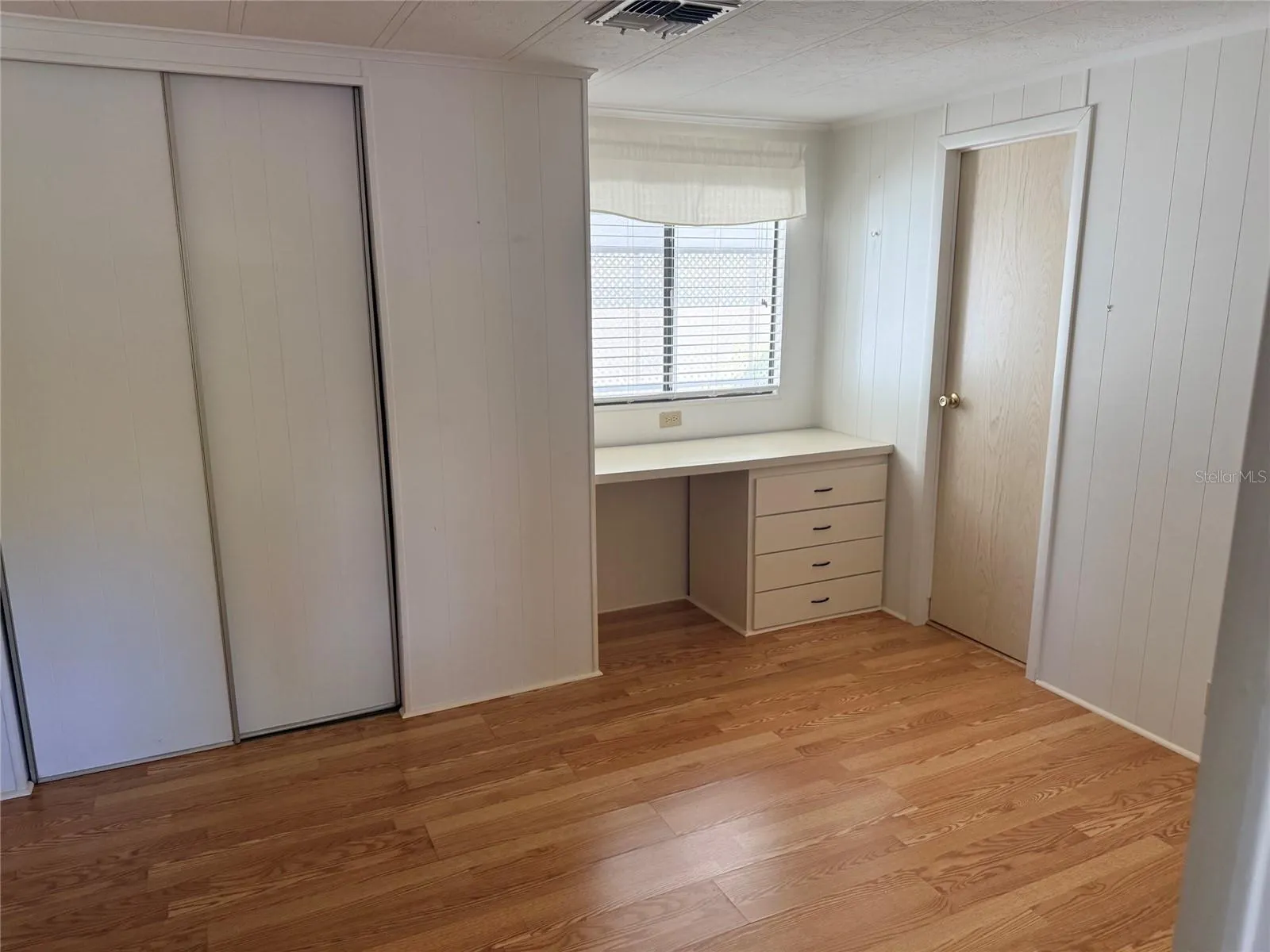 182 N SAINT THOMAS CIR