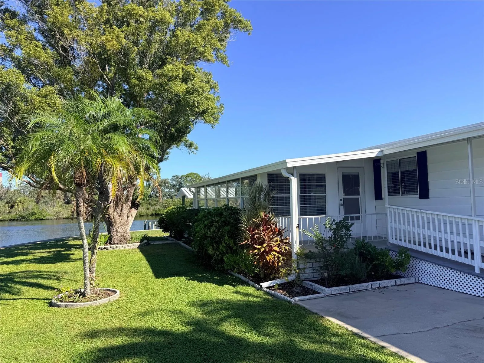 182 N SAINT THOMAS CIR