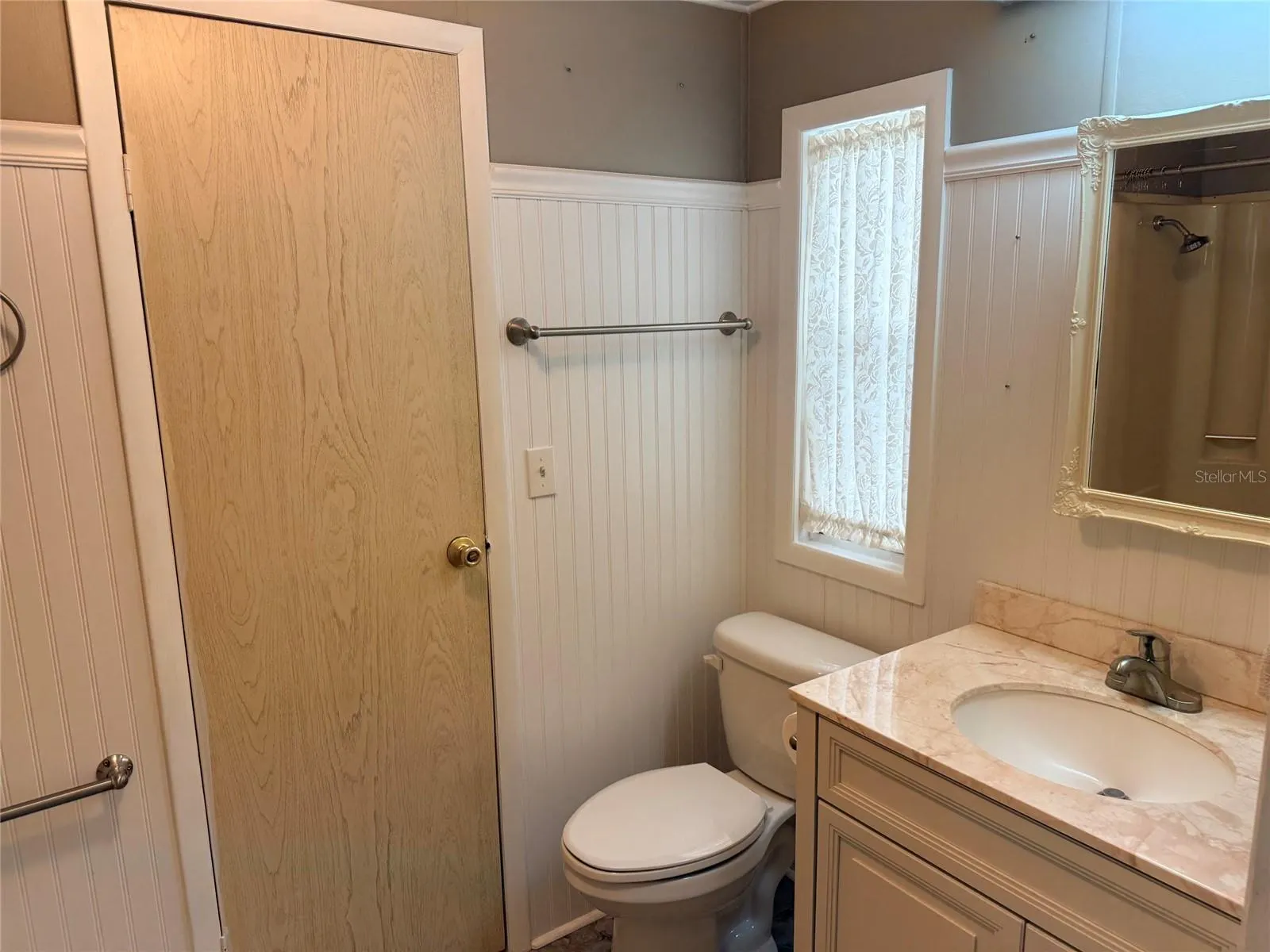 182 N SAINT THOMAS CIR