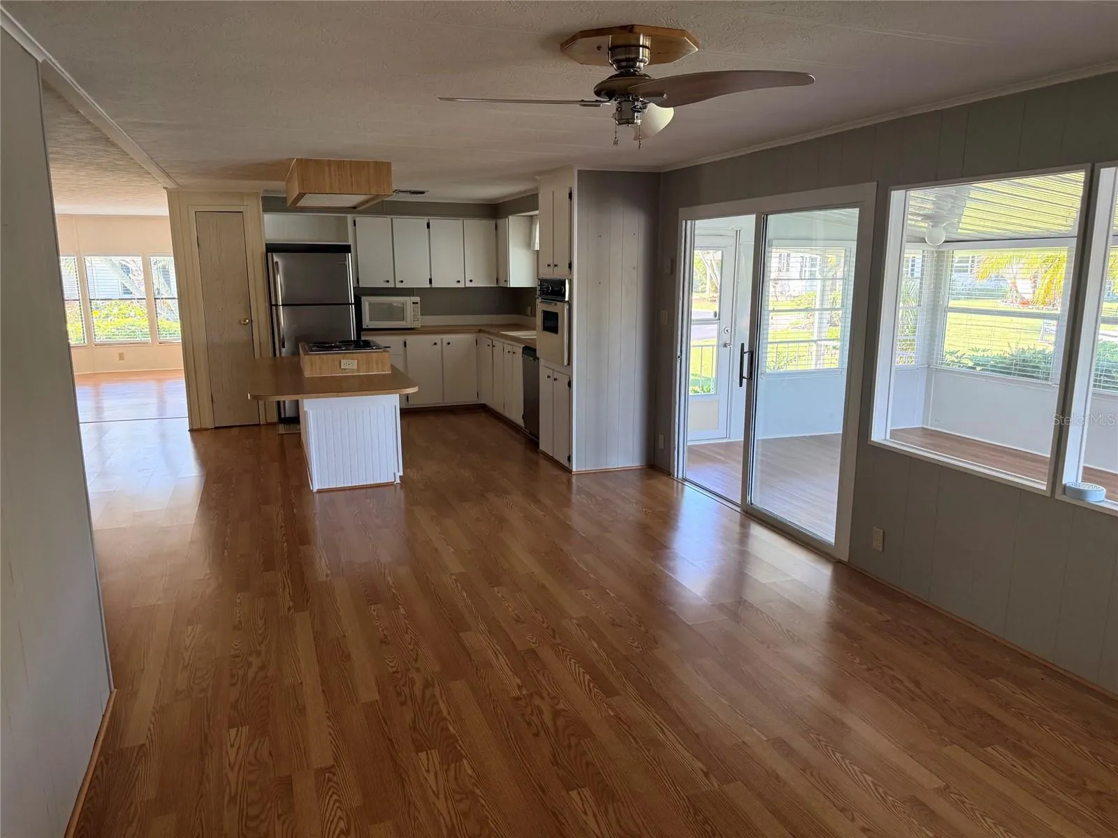 182 N SAINT THOMAS CIR
