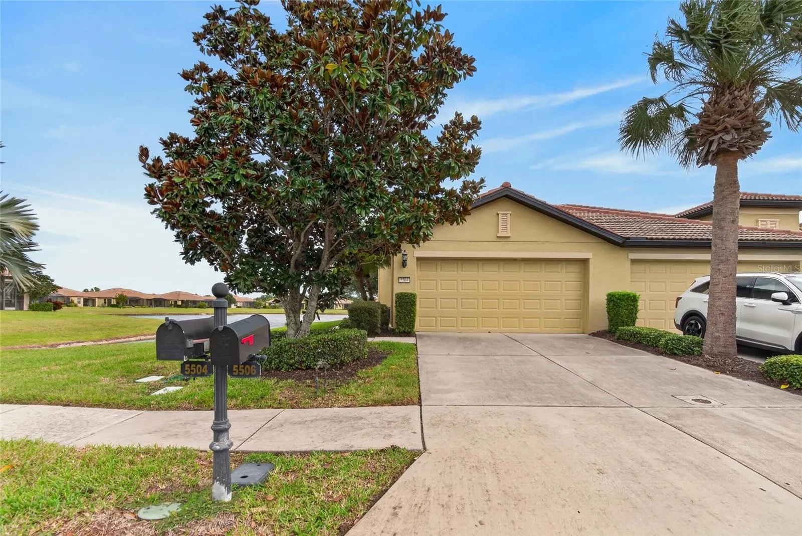 5504 SUNSET FALLS DR