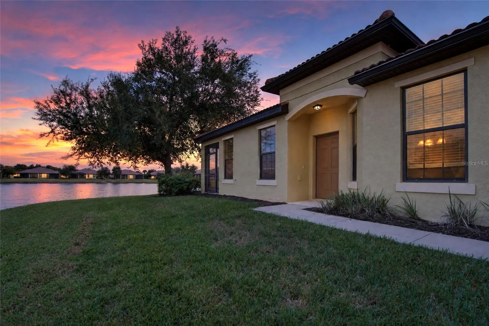 5504 SUNSET FALLS DR