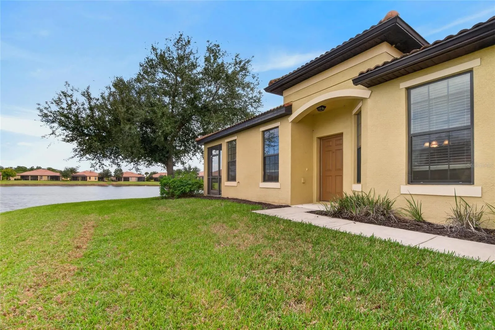 5504 SUNSET FALLS DR