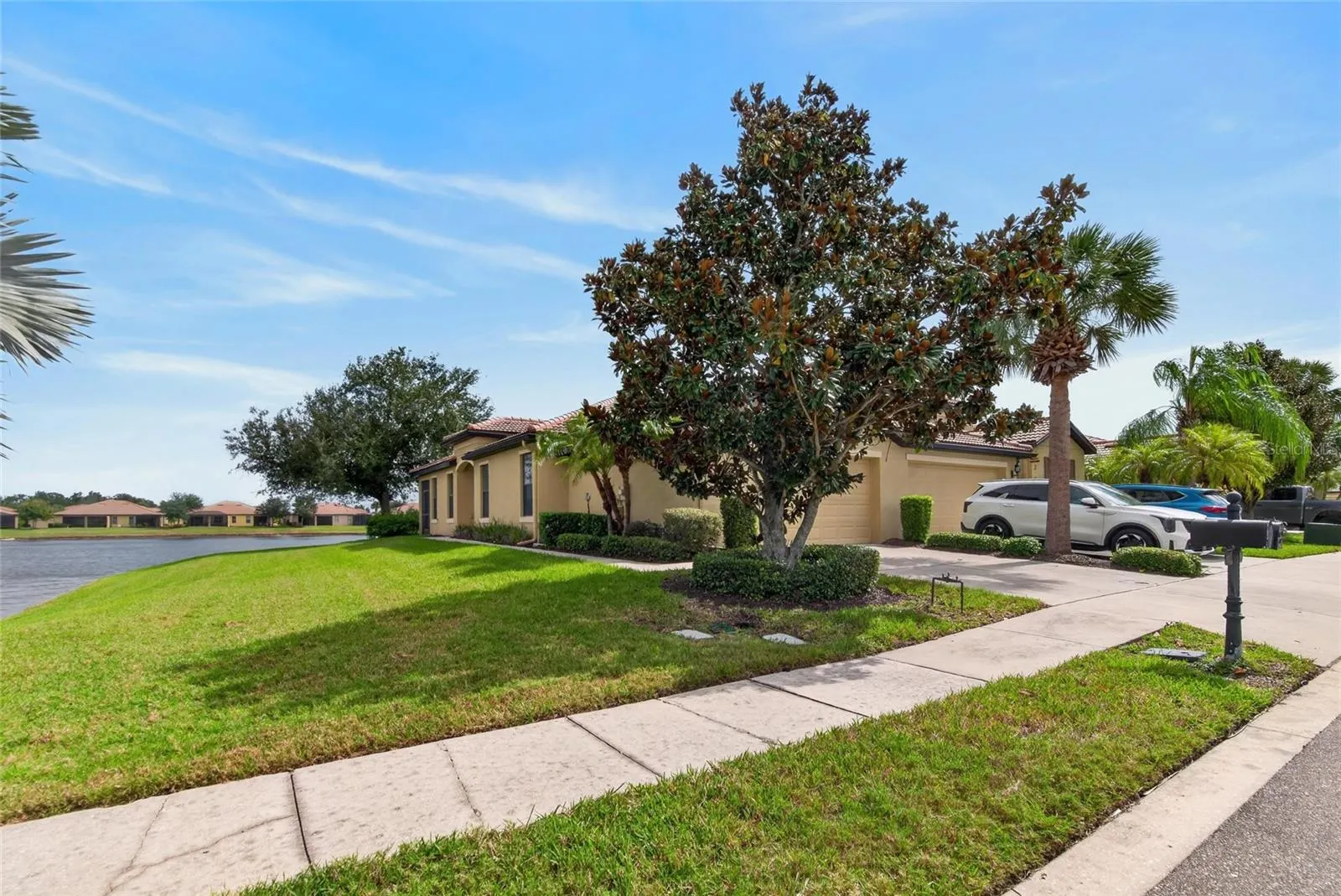 5504 SUNSET FALLS DR