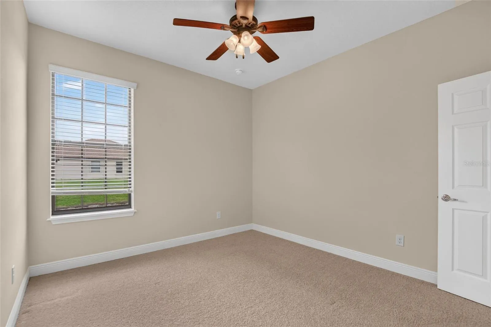 5504 SUNSET FALLS DR