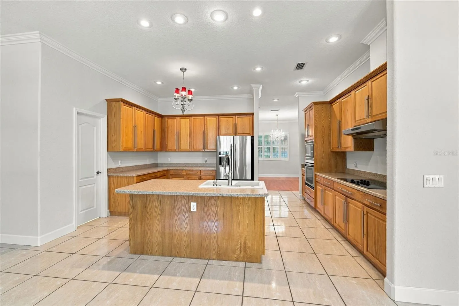 3916 VALRICO GROVE DR