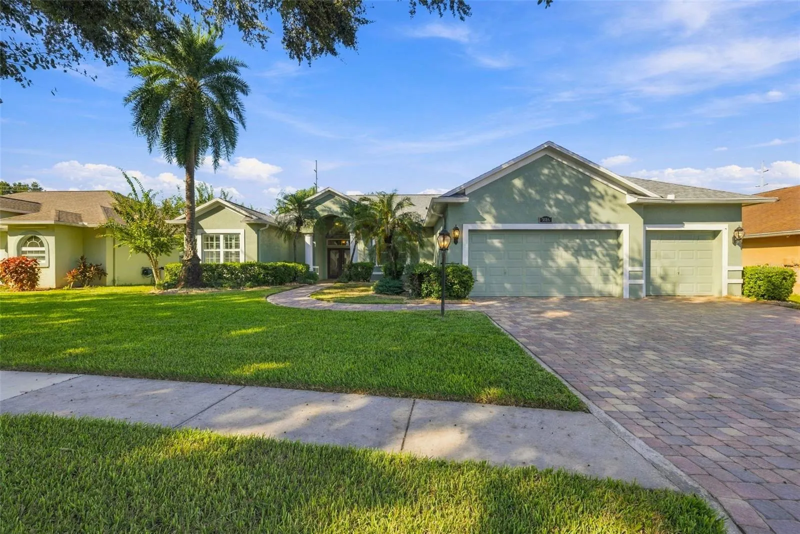 3916 VALRICO GROVE DR