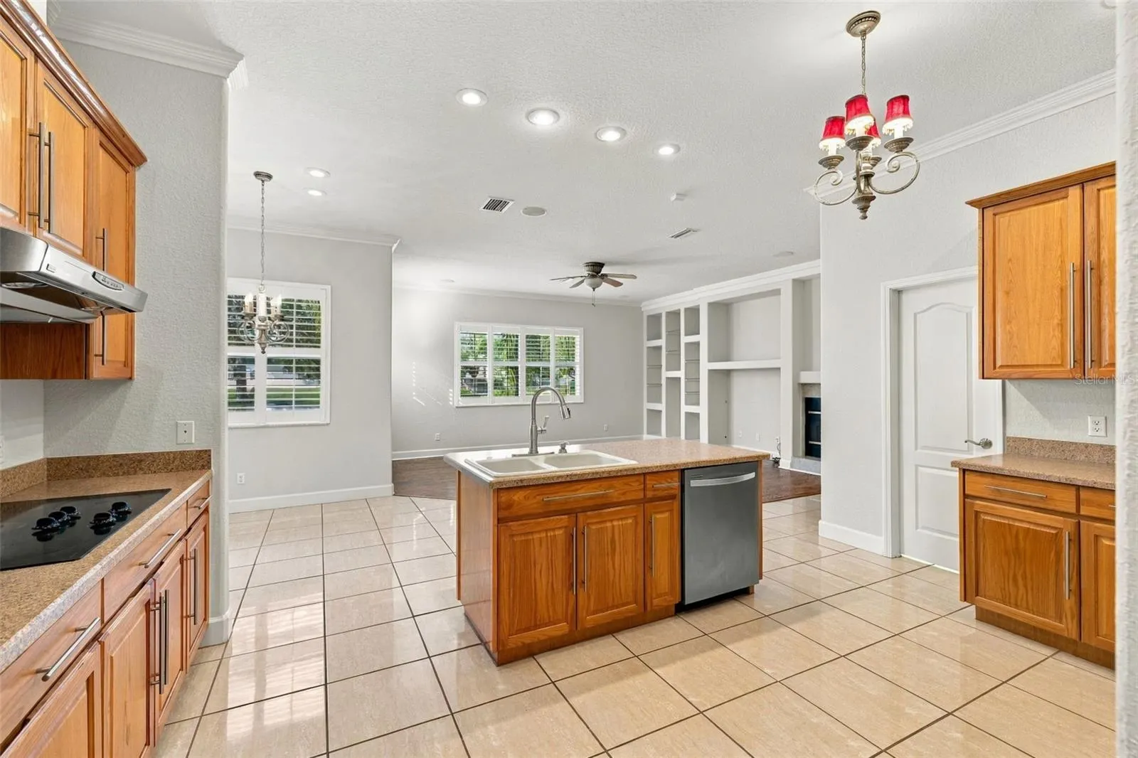 3916 VALRICO GROVE DR