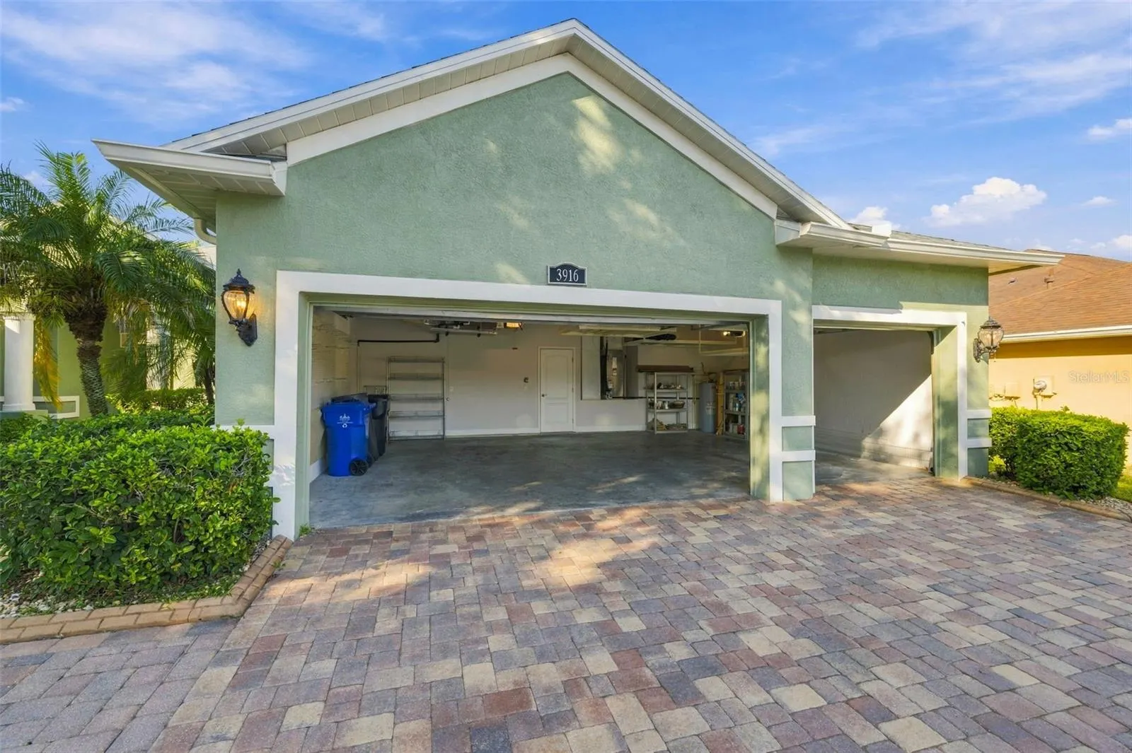 3916 VALRICO GROVE DR
