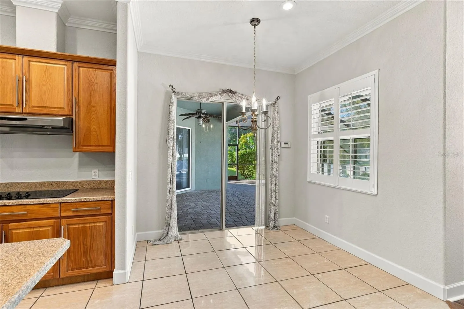 3916 VALRICO GROVE DR