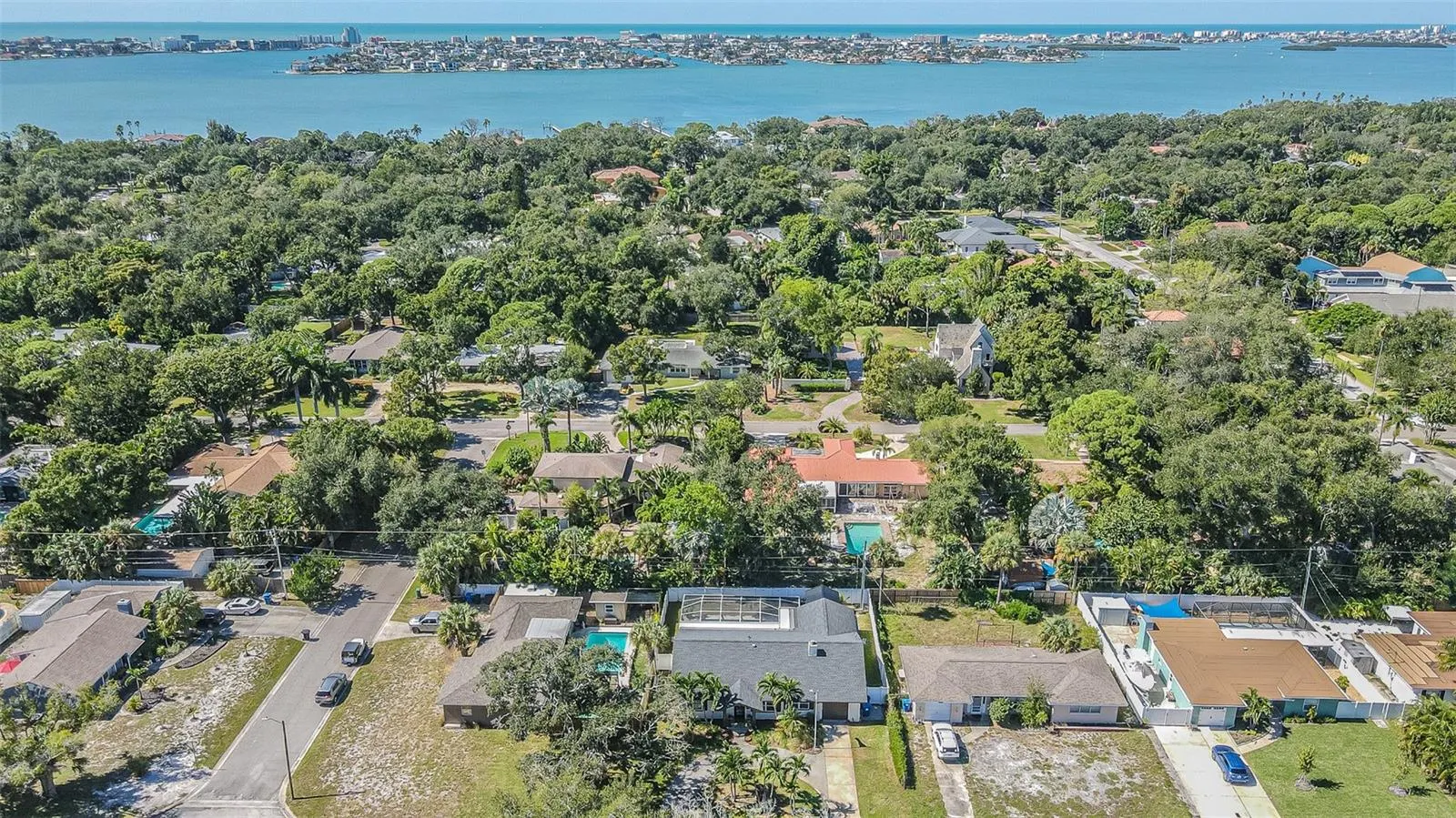 1362 ROBINSON DR