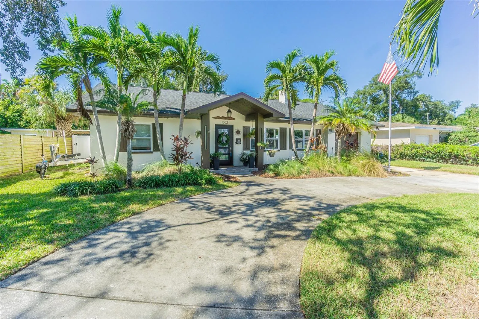 1362 ROBINSON DR
