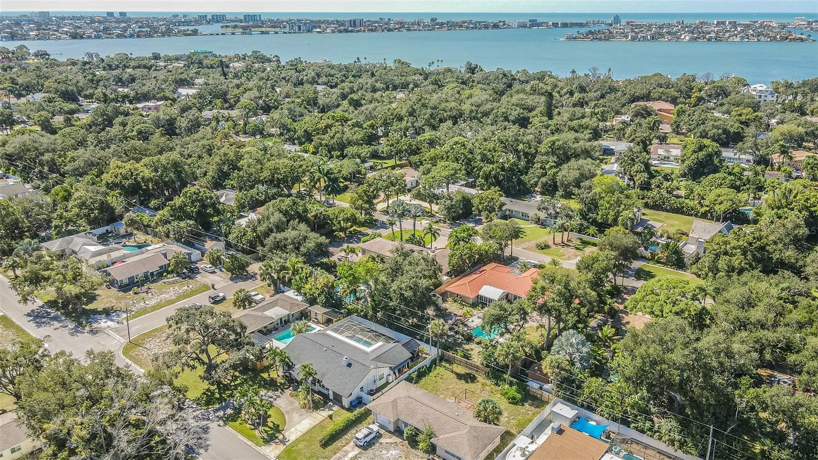1362 ROBINSON DR