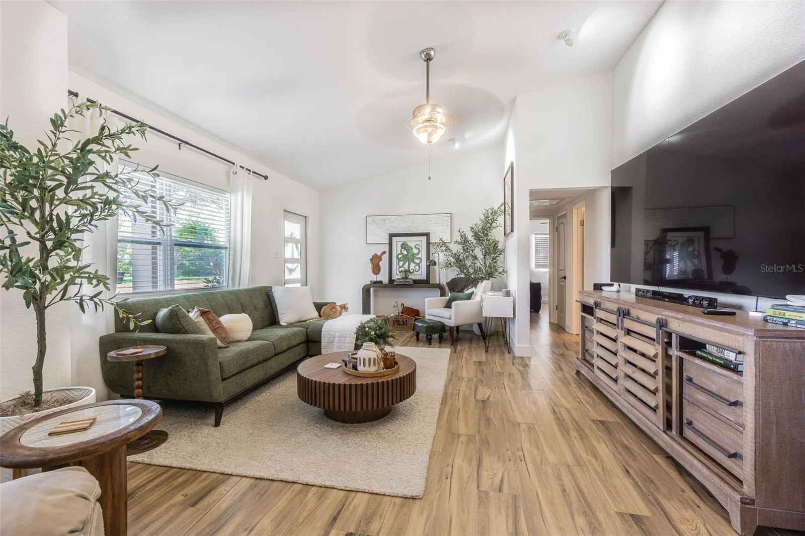 1362 ROBINSON DR