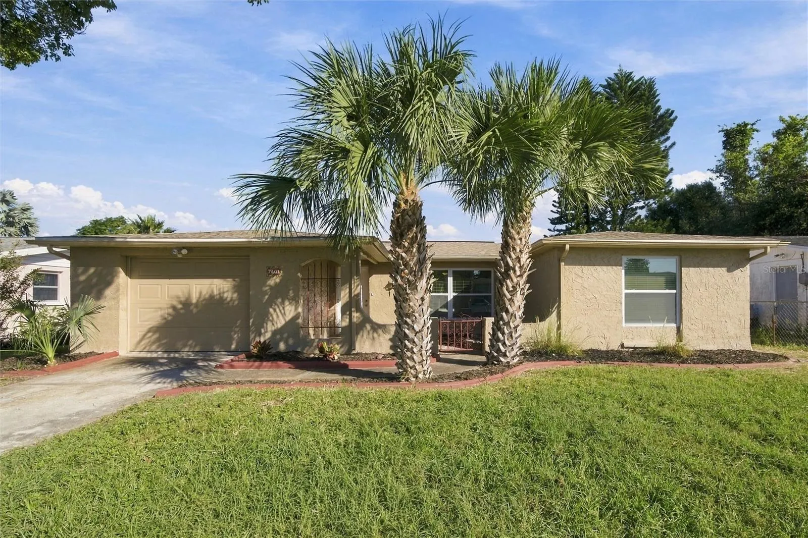 7401 OAK CREST DR