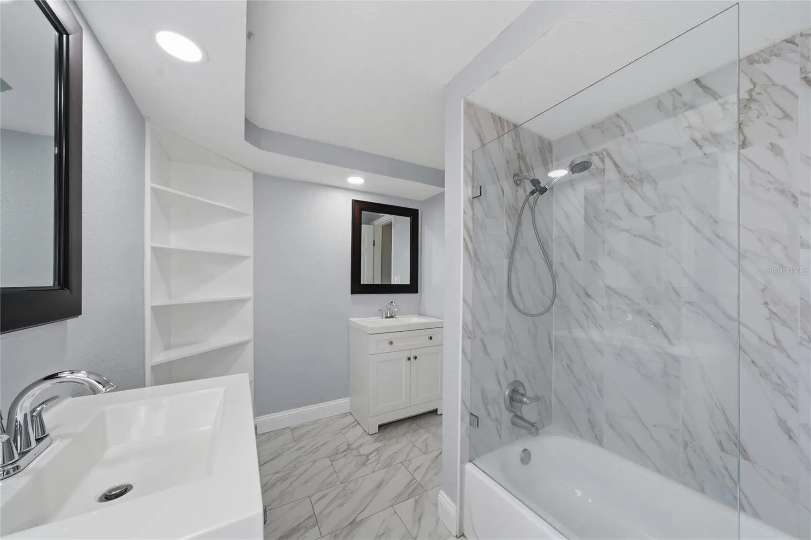 7401 OAK CREST DR
