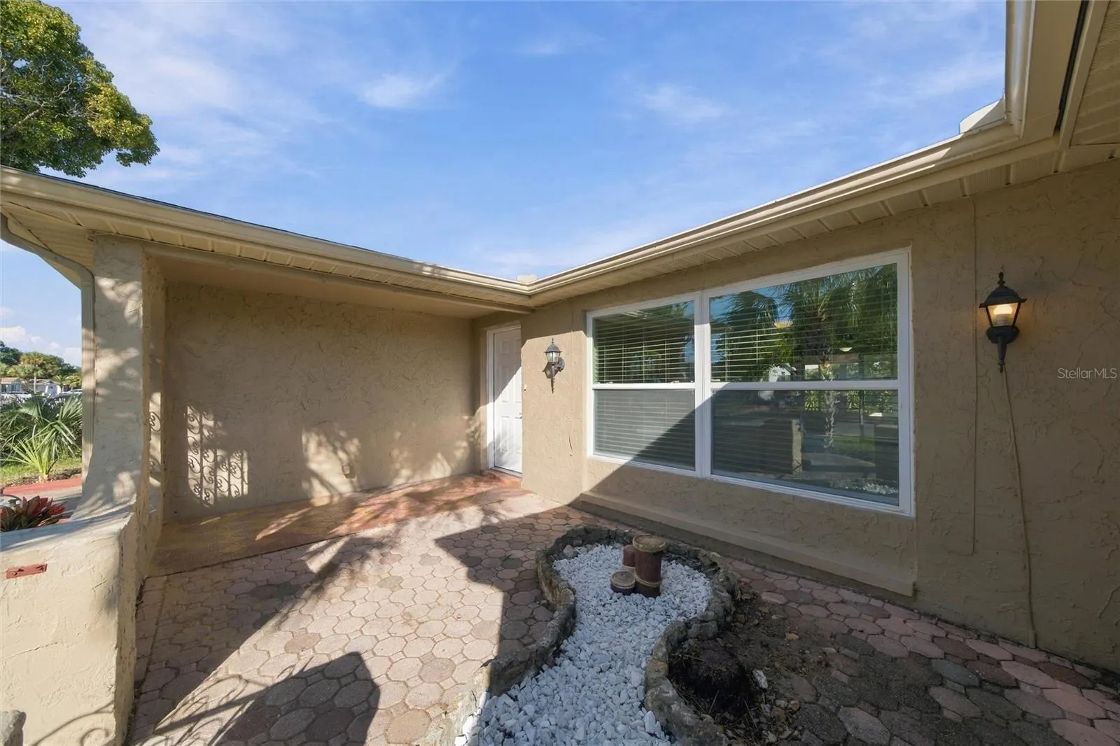 7401 OAK CREST DR