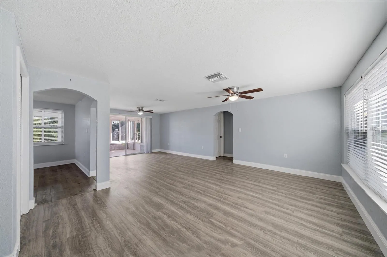 7401 OAK CREST DR