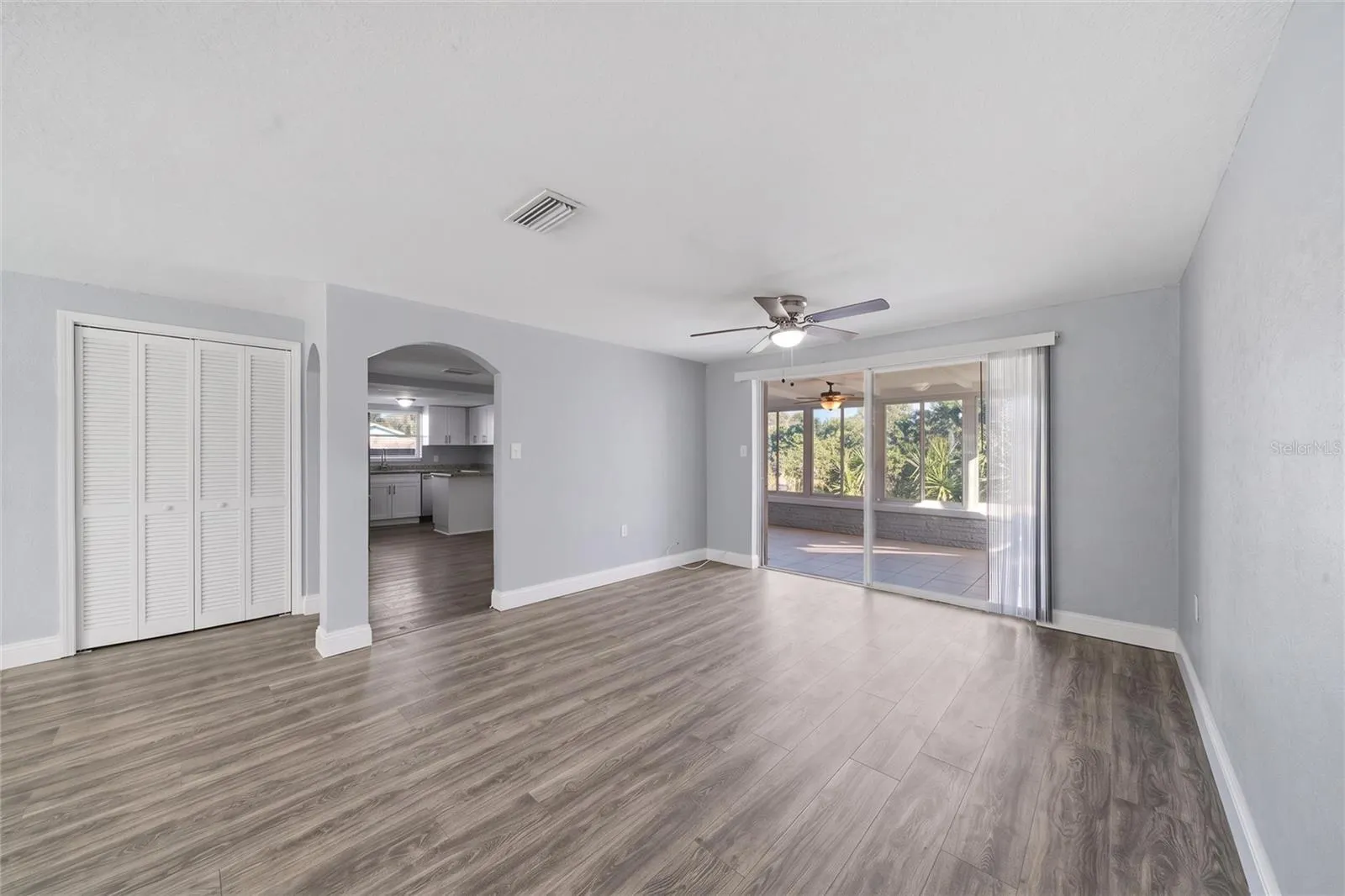 7401 OAK CREST DR