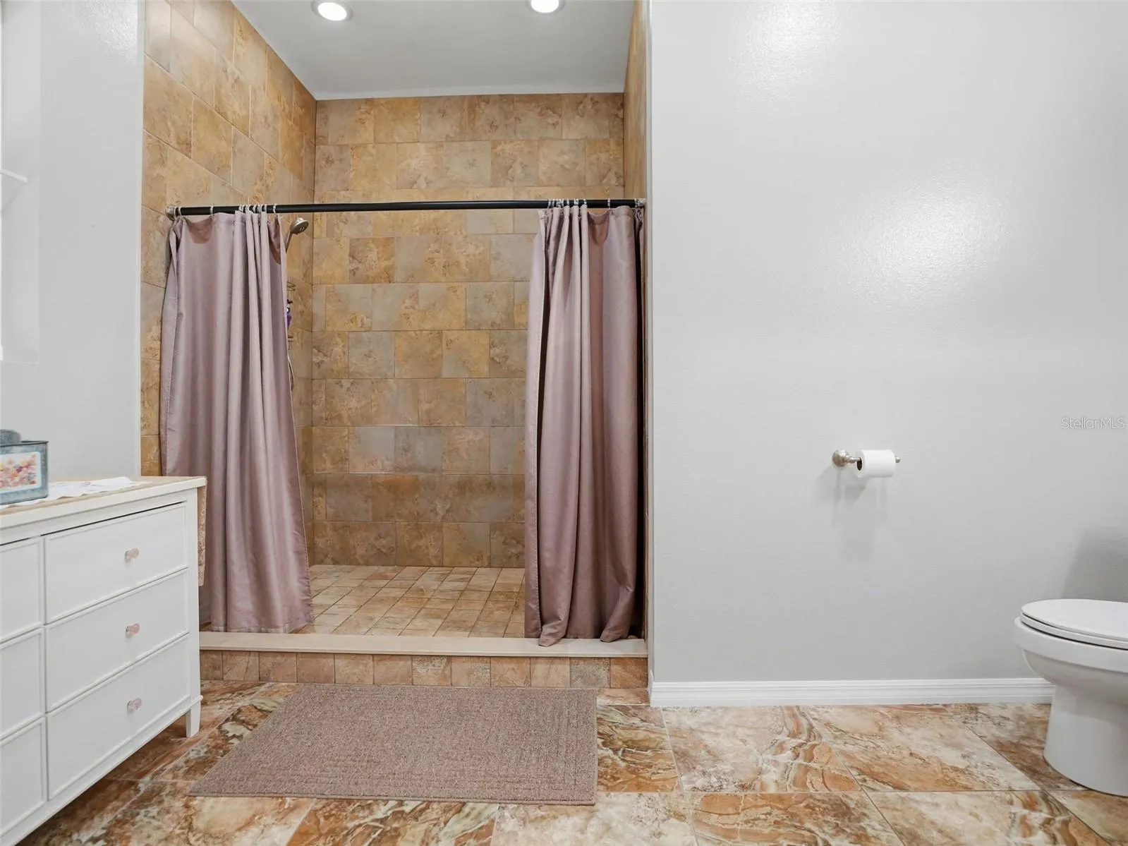 15432 DENNIS DR