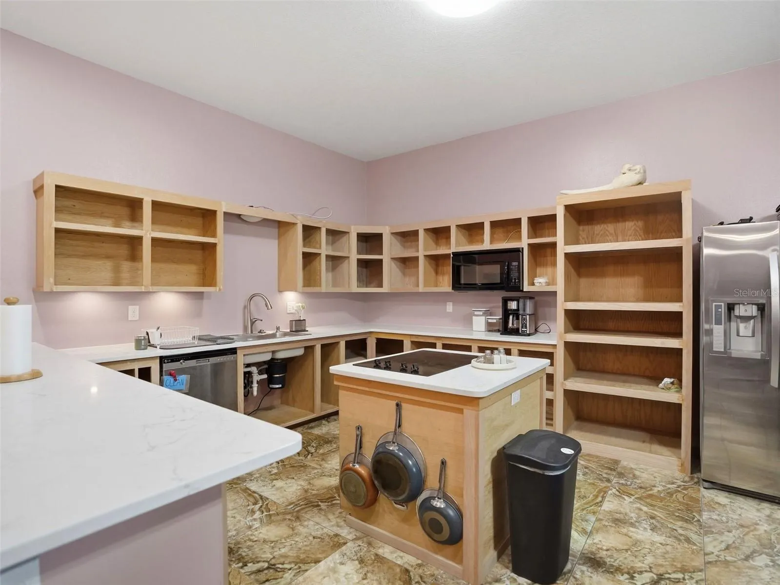 15432 DENNIS DR