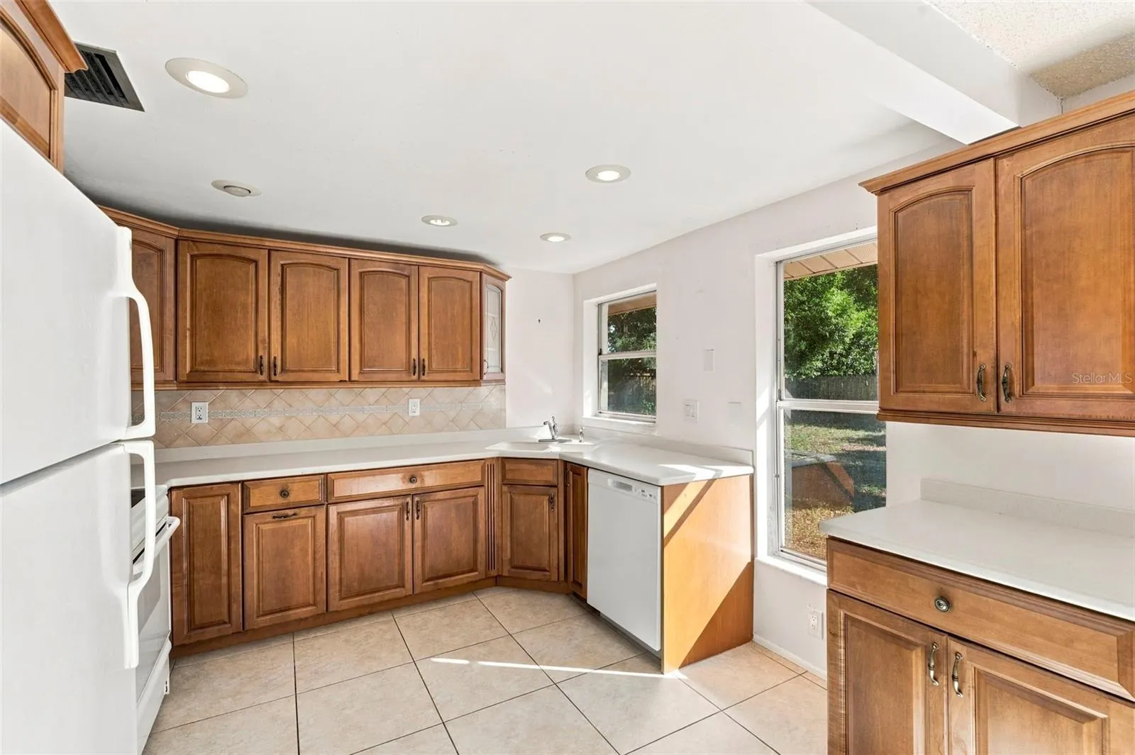 4104 N BAY HILLS BLVD