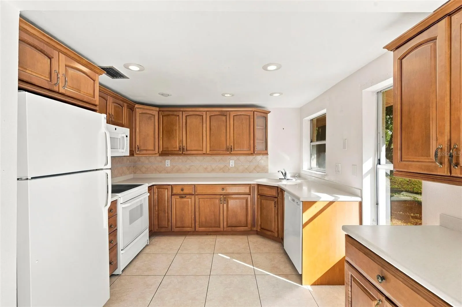 4104 N BAY HILLS BLVD