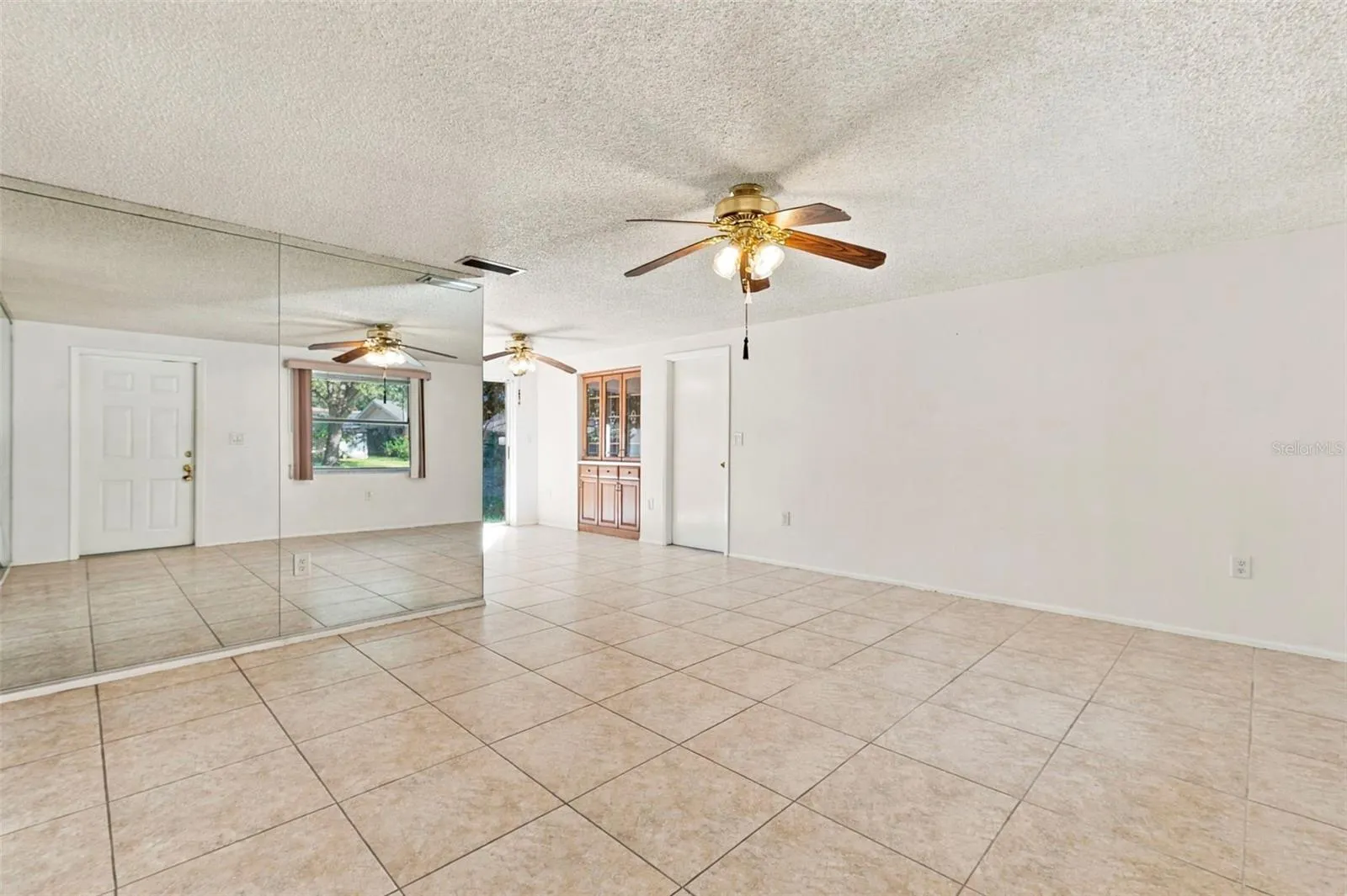 4104 N BAY HILLS BLVD