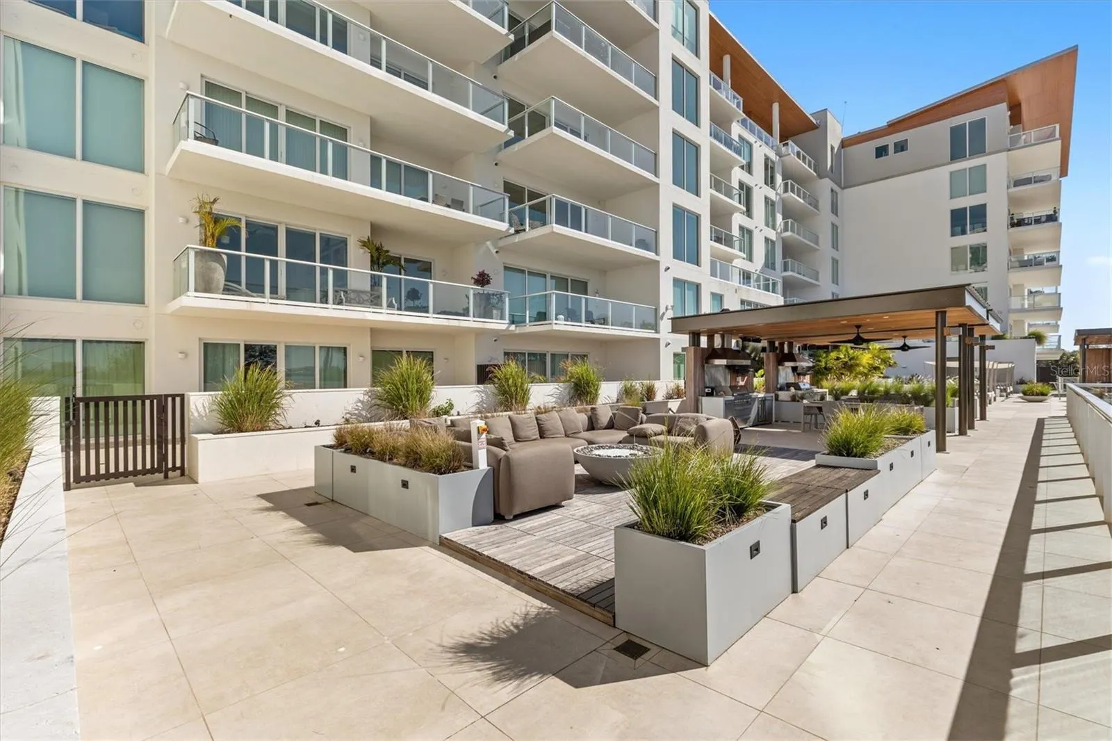 1020 SUNSET POINT RD #607 #607