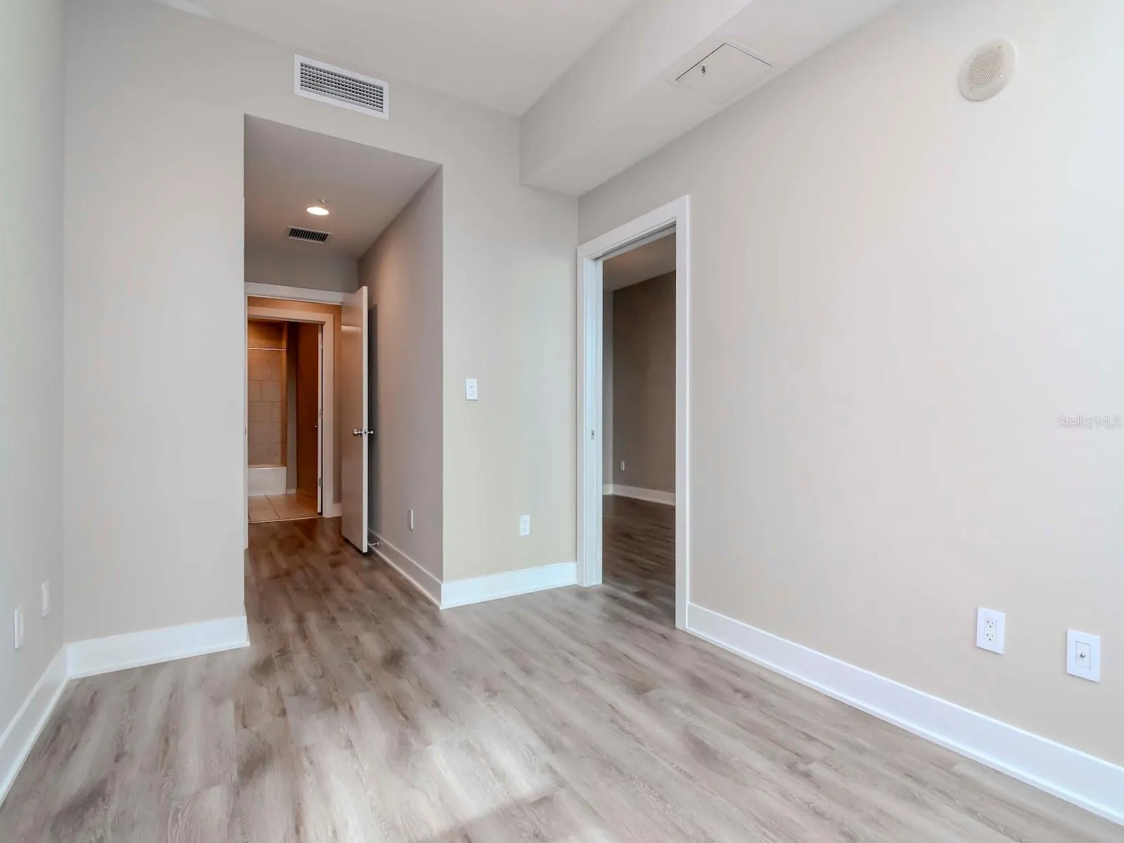 1120 E KENNEDY BLVD #927 #927