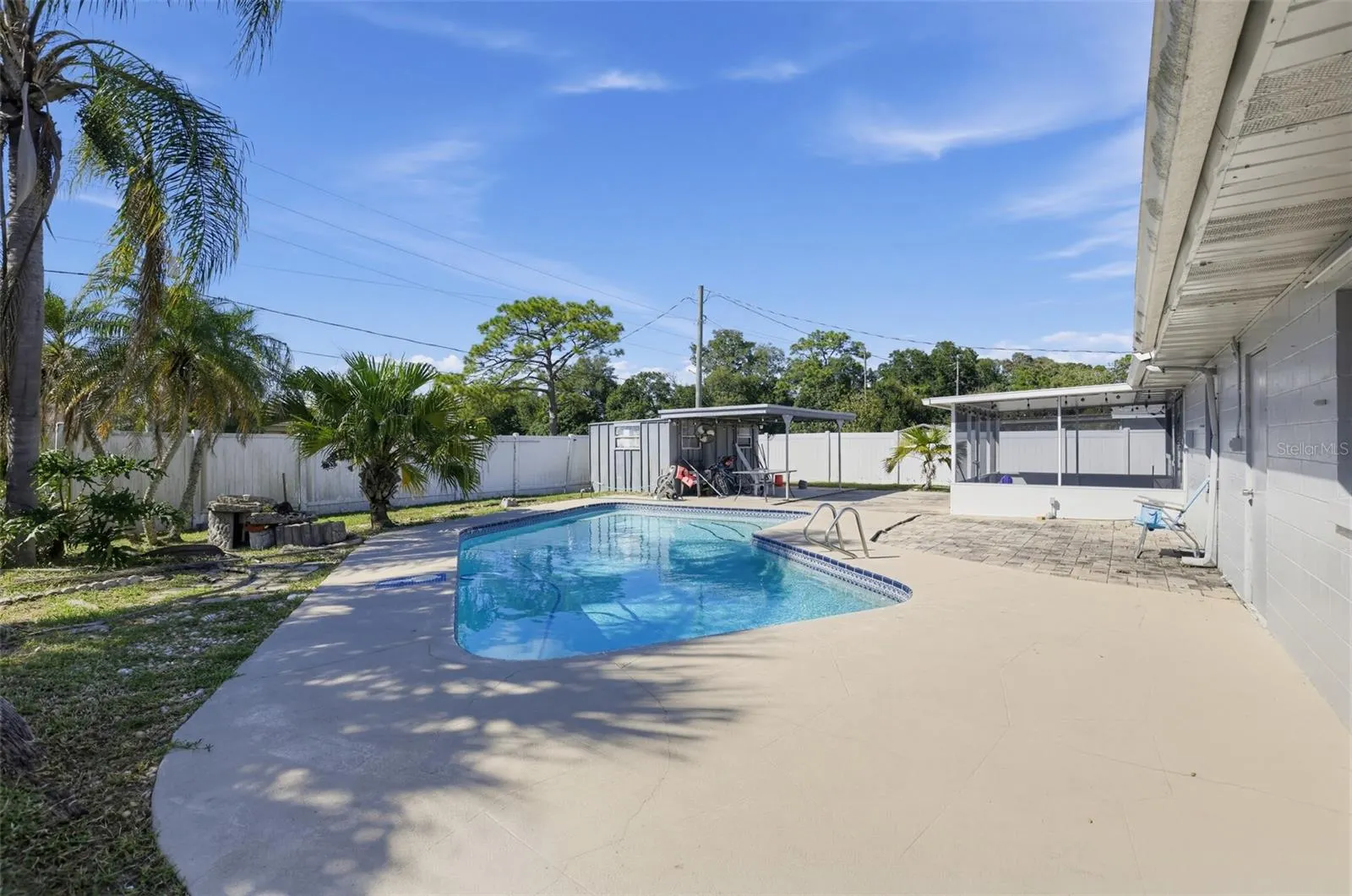 603 CARNATION DR