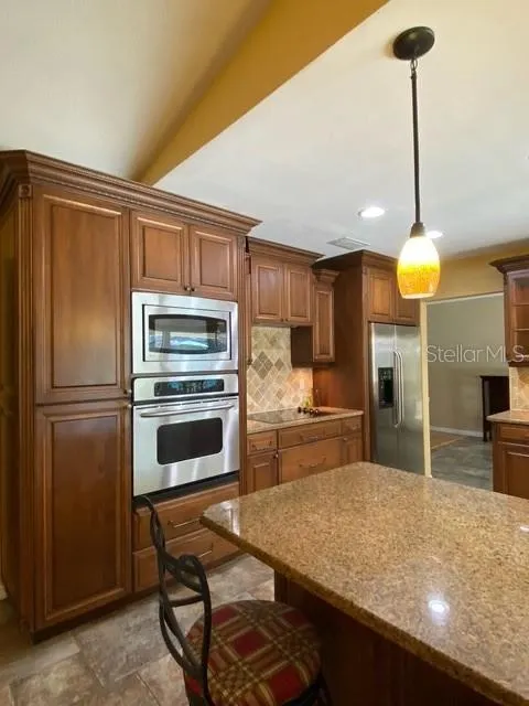 2711 WILLOW OAKS DR