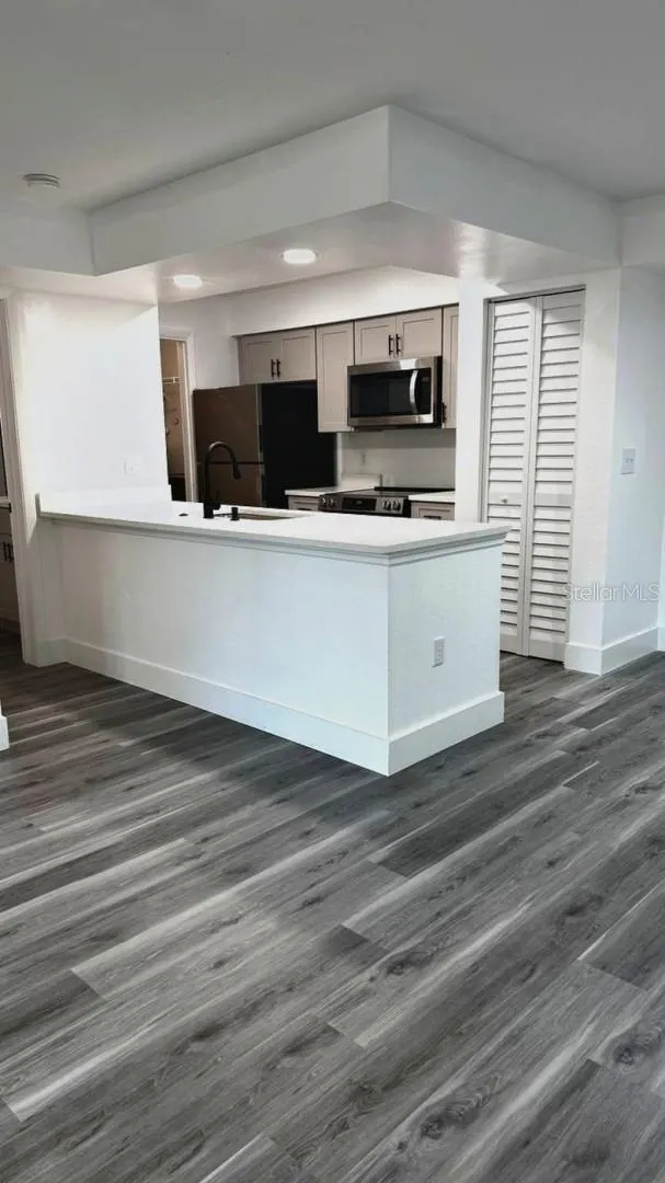 3004 PARKWAY BLVD #306 #306