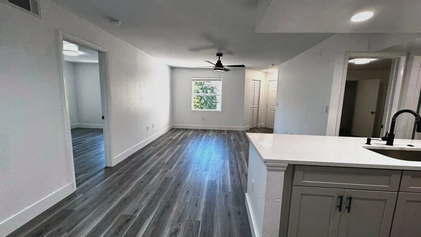 3004 PARKWAY BLVD #306 #306