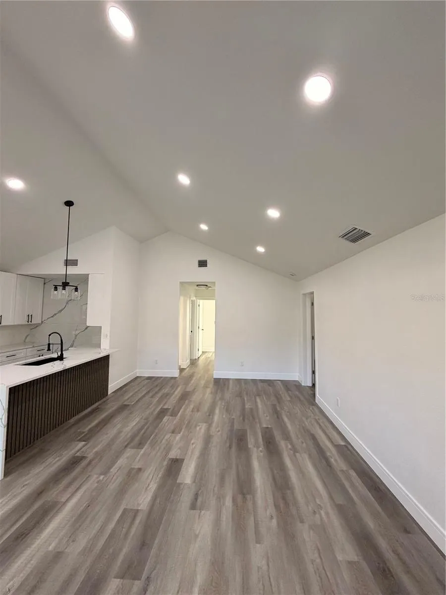 2698 PETERBOROUGH CT