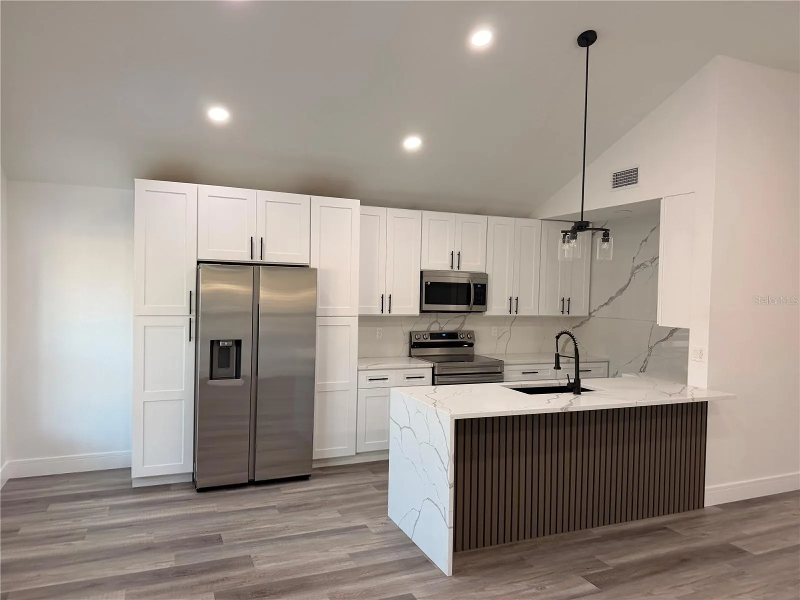 2698 PETERBOROUGH CT