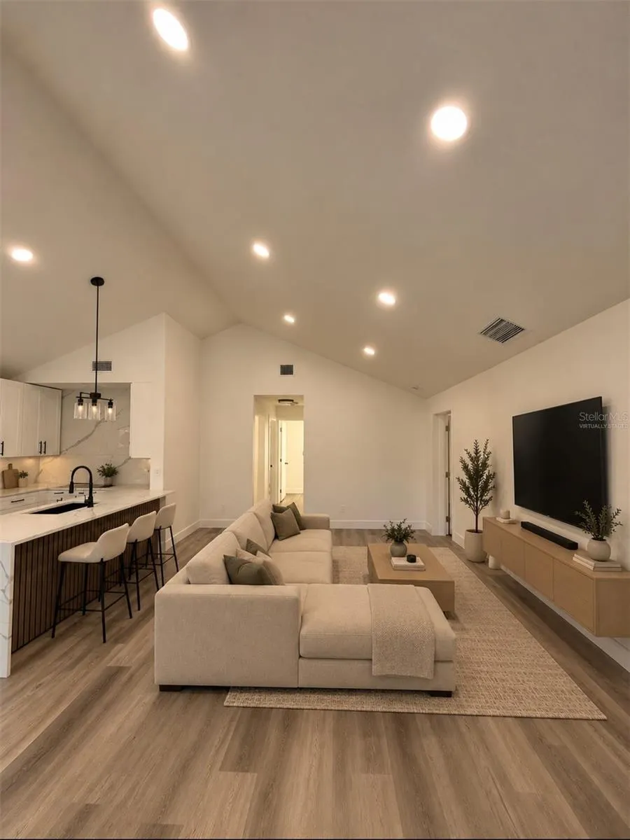 2698 PETERBOROUGH CT